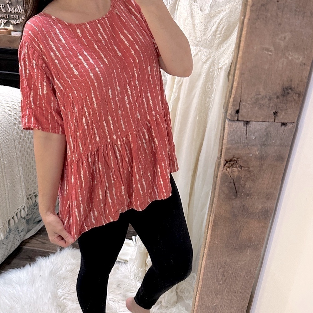 Naturals D&co Red Women's Top size 2X